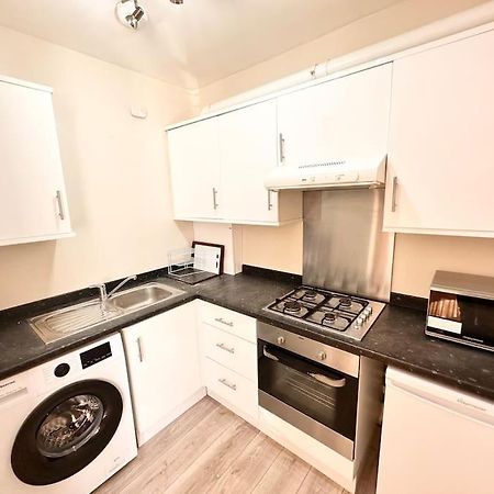 2 Bedroom Apartment In Se13 Лондон Экстерьер фото