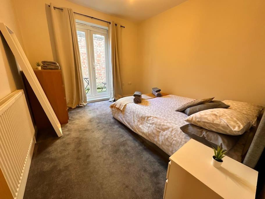2 Bedroom Apartment In Se13 Лондон Экстерьер фото