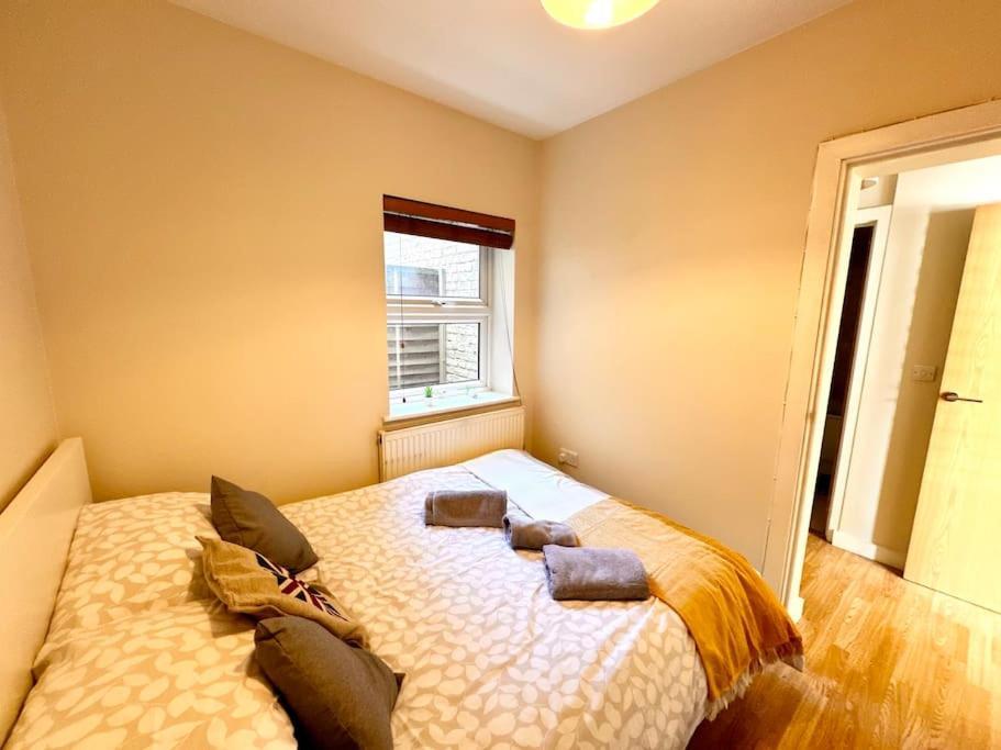 2 Bedroom Apartment In Se13 Лондон Экстерьер фото