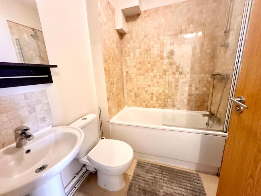 2 Bedroom Apartment In Se13 Лондон Экстерьер фото