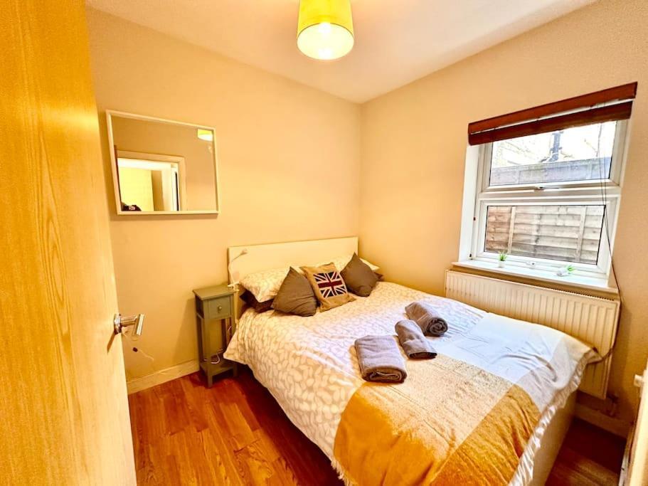 2 Bedroom Apartment In Se13 Лондон Экстерьер фото